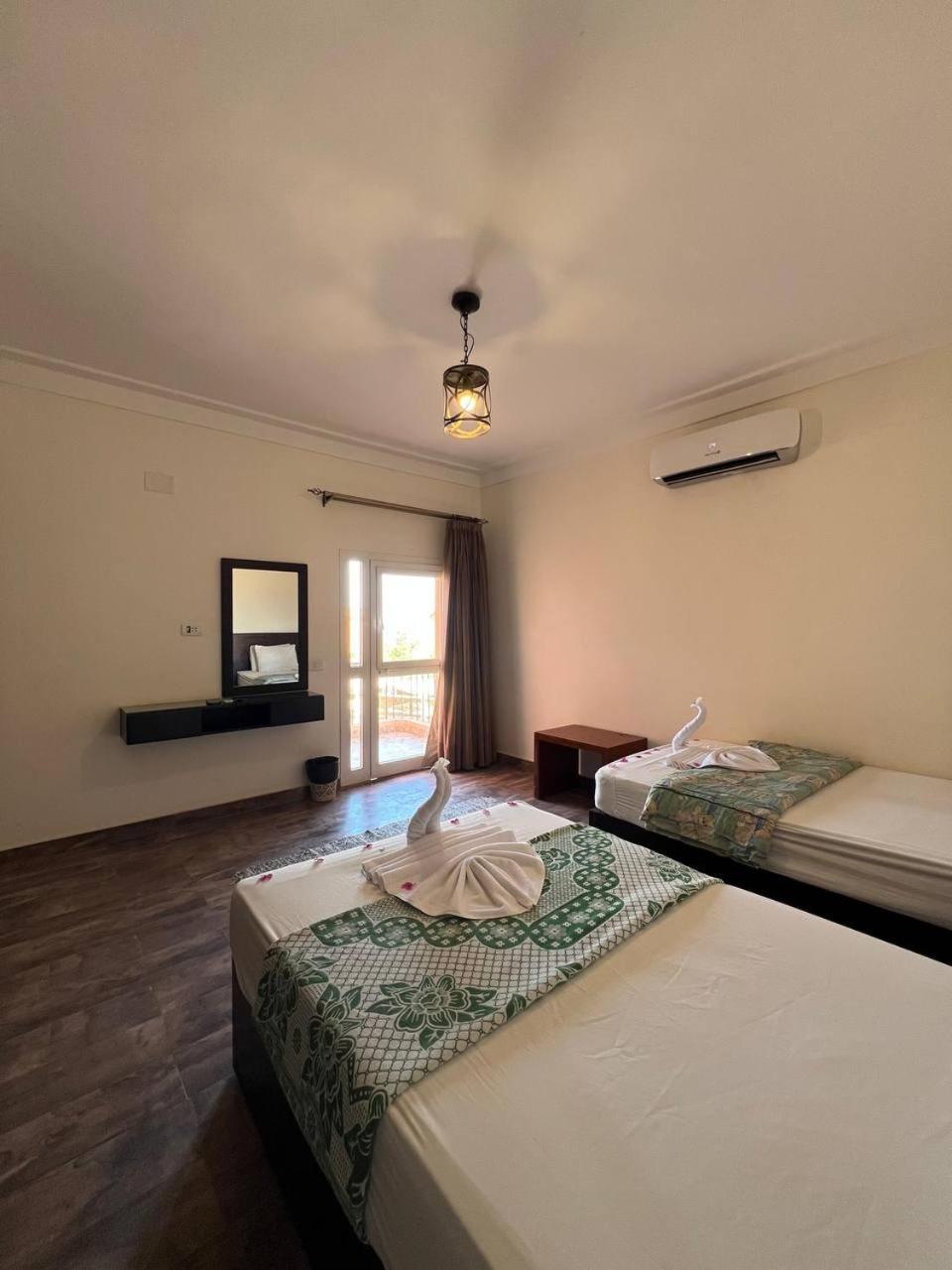 Duplex Villa Айн Сохна Екстериор снимка