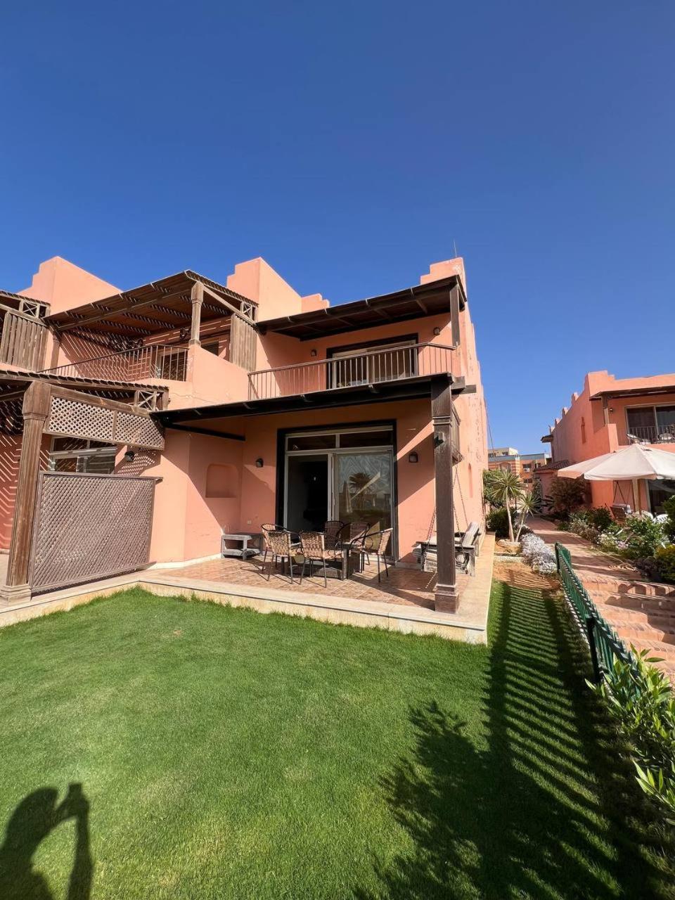 Duplex Villa Айн Сохна Екстериор снимка