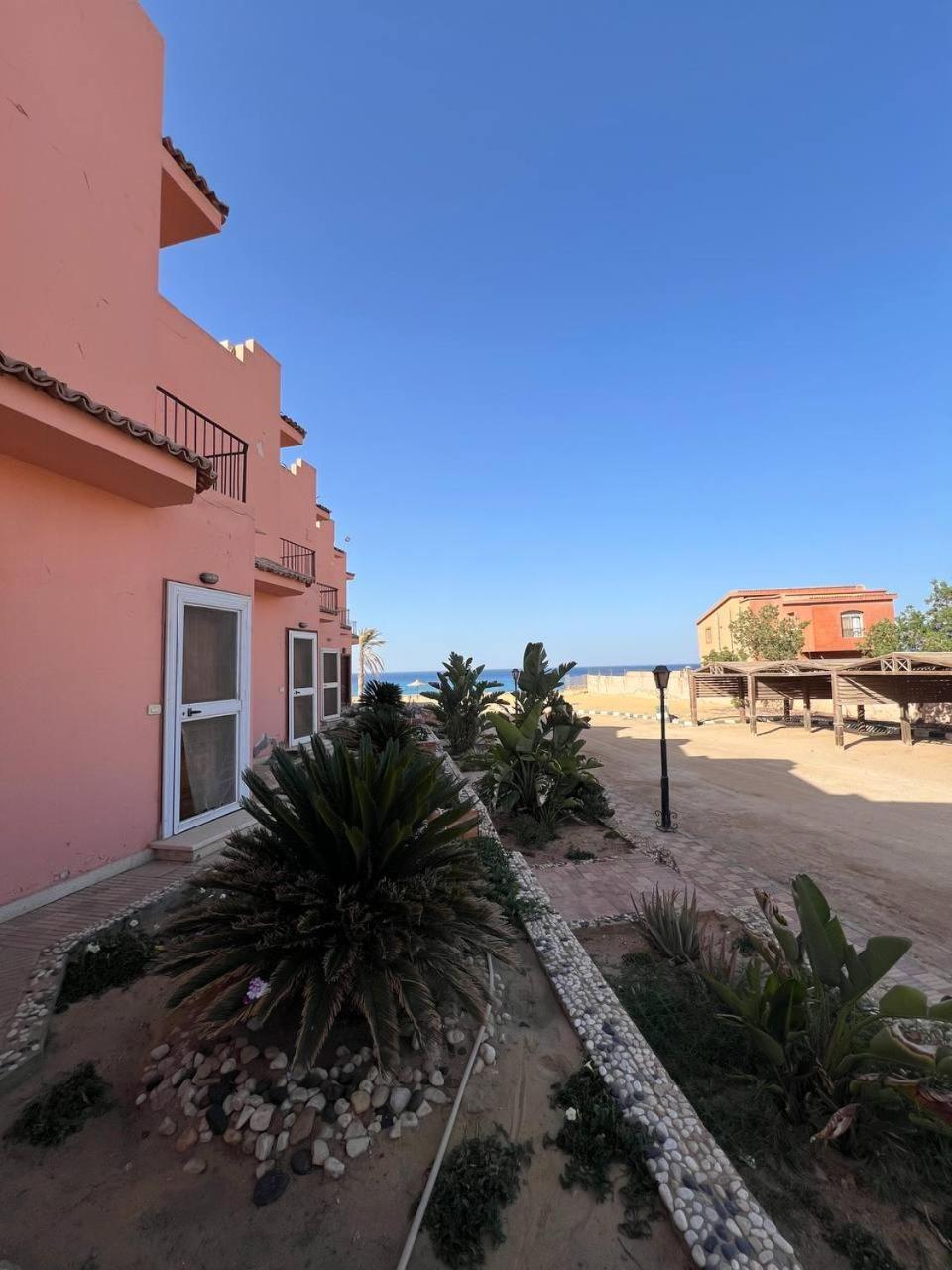 Duplex Villa Айн Сохна Екстериор снимка